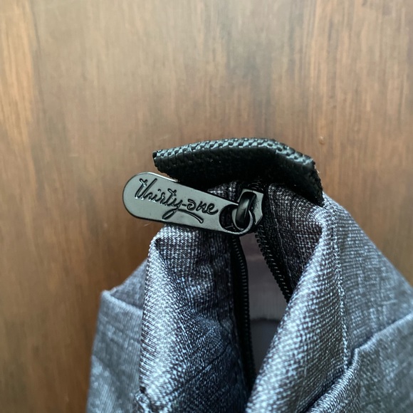 NWOT Thirty-One Let’s Go! Running Late is my Cardio Makeup Bag - Picture 4 of 4